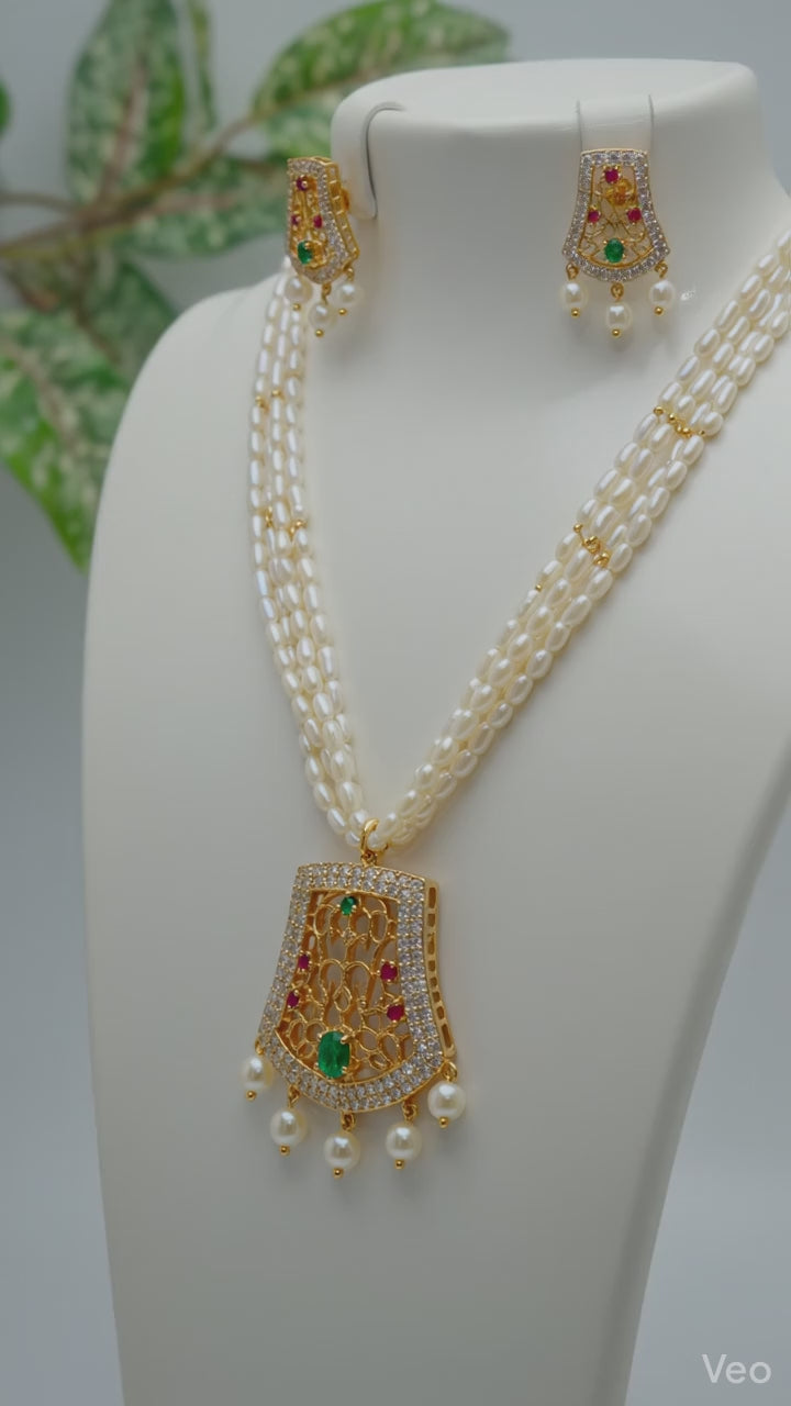 Royal Pearl Grace Necklace Set